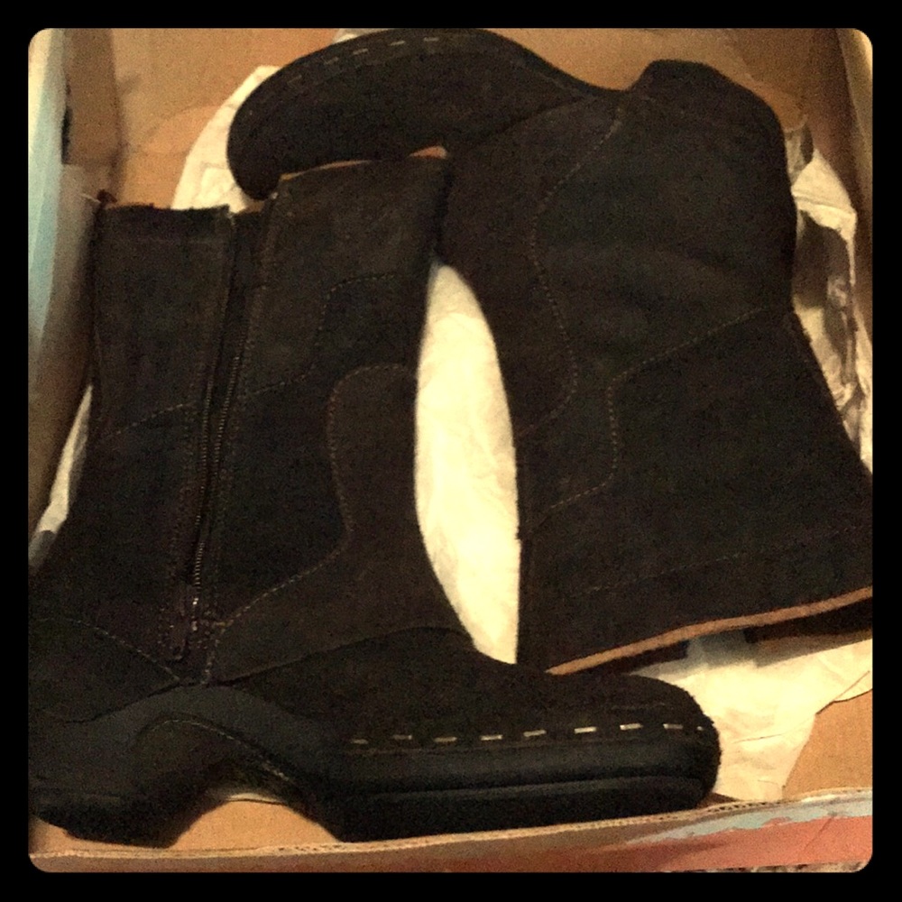 Merrell brown suede boots